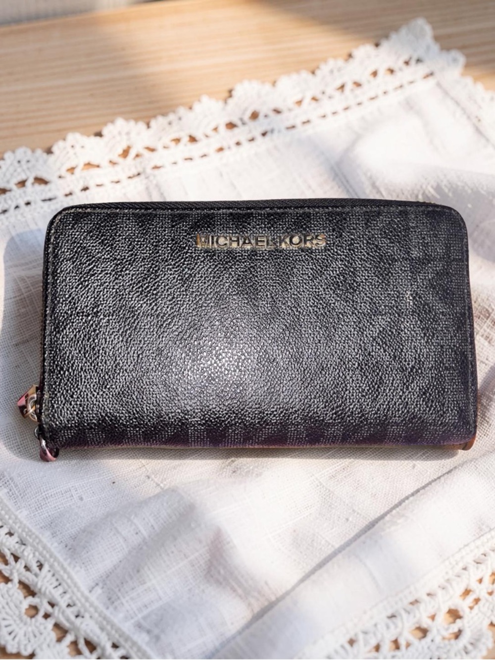 Michael Kors Jet Set Travel Zip Wallet Monogram Signature Black